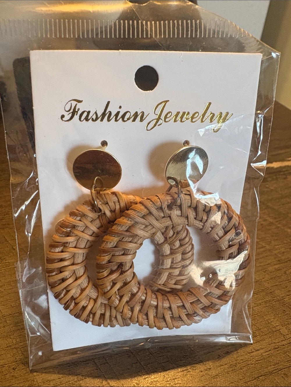 Fashion Jewelry Natural Woven Rattan Hoop Earrings with Gold Posts